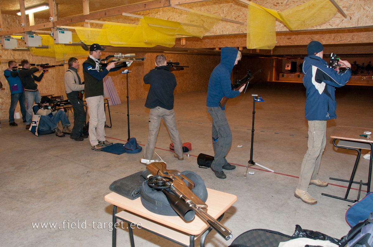 PP20 võistlustel lastakse 25 m kaugusel olevate 25 mm ja 20 mm tabamisalaga märkide pihta